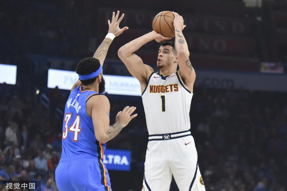 加盟后的首 加盟后的首