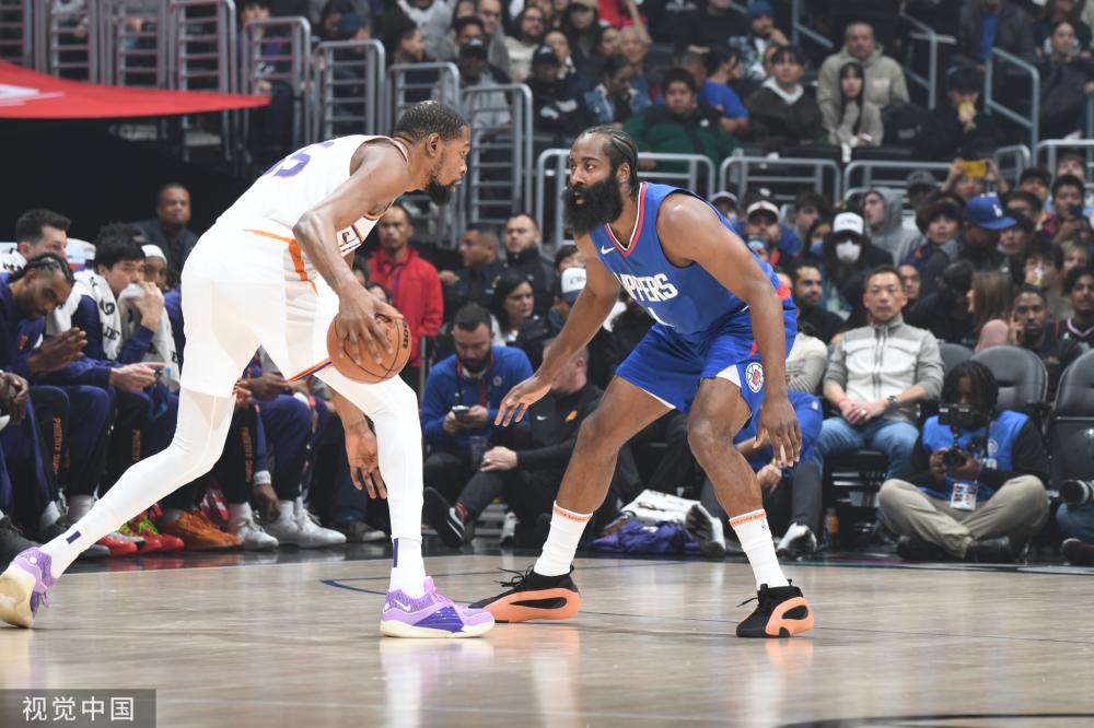 着无数足球 着无数足球